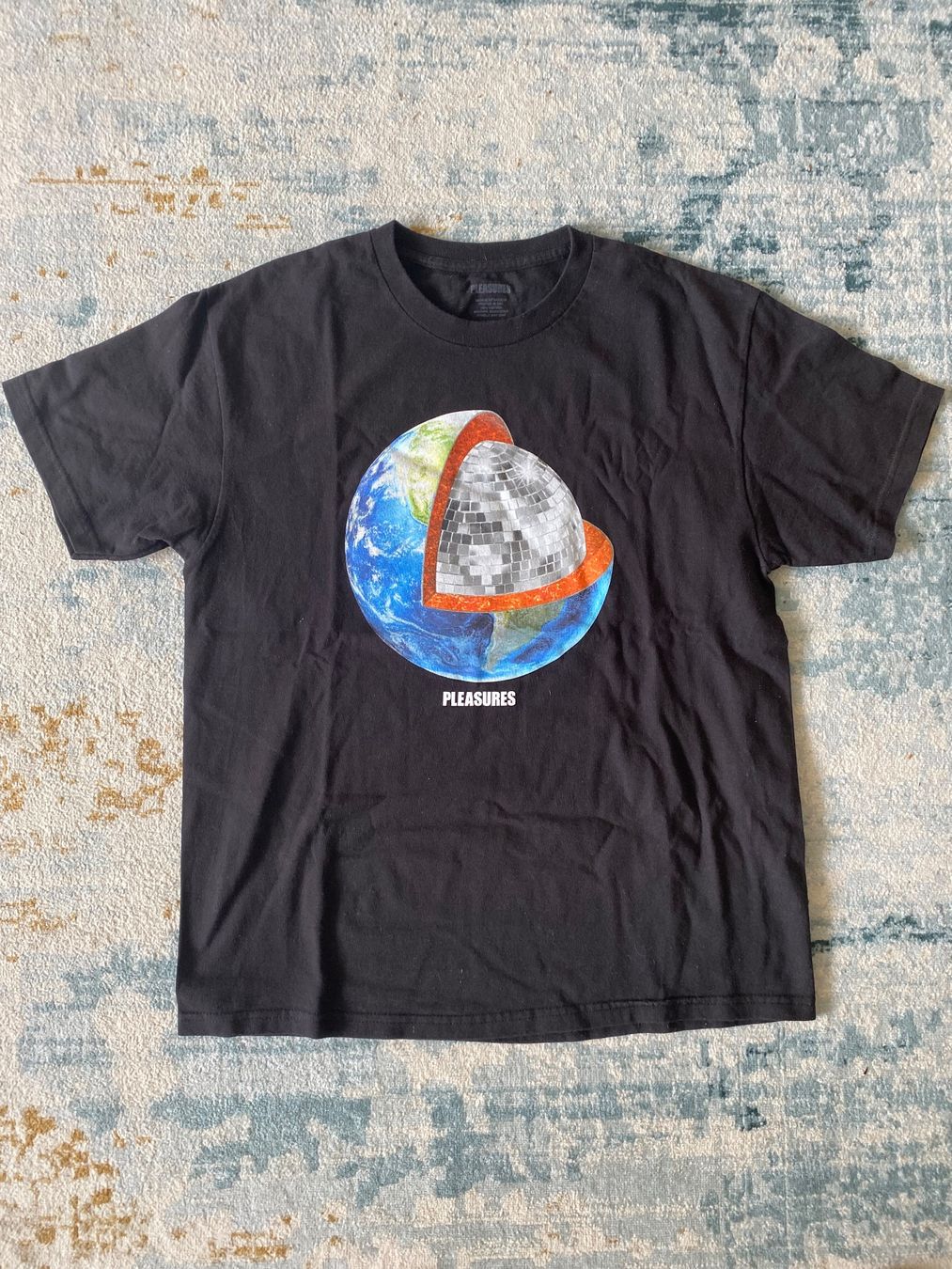 T-shirt: T-shirt Pleasures Gr L – Nuovo (secondo la descrizione) da Zug venduto da estarthyme