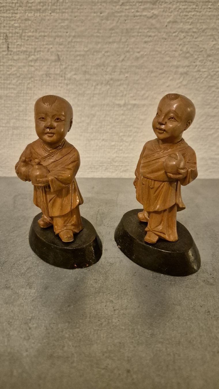 Figuren: Zwei asiatische Holzfiguren Netsuke Buchsbaumholz – Gebraucht aus Basel von Happy3210 1