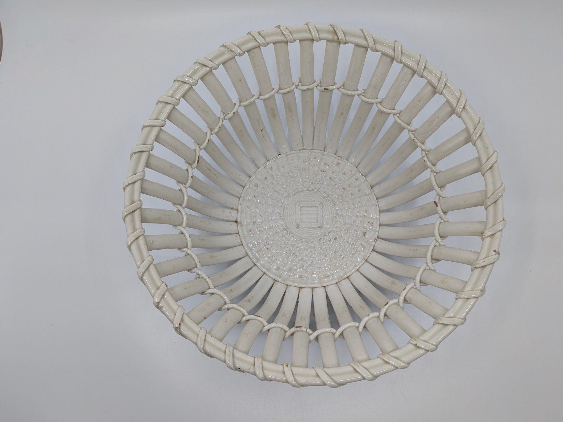 Ciotole: Antiker Faience Steingut Korb vermutlich Carouge? – Usato da Emmen venduto da magelan 1