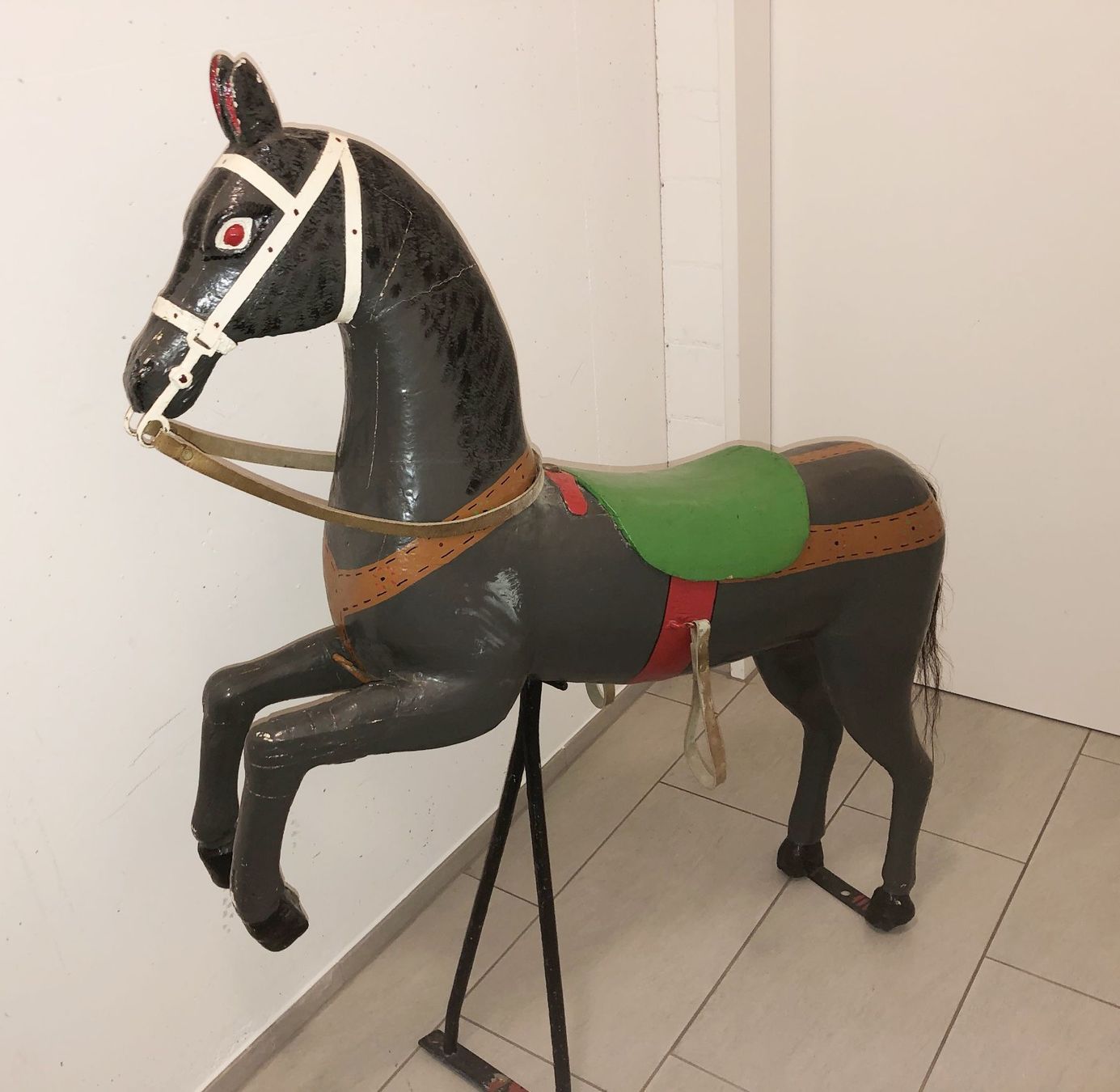 Articoli in legno: Karussel-Pferd antik – Usato da Bremgarten AG venduto da mamina54 1