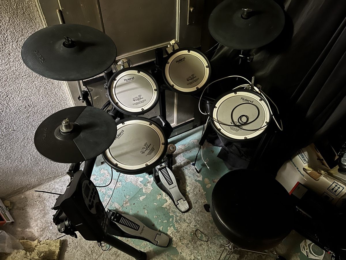 Roland Strumenti musicali: Roland TD11 (E-Drum) – Usato da Zürich venduto da uhlenhopper