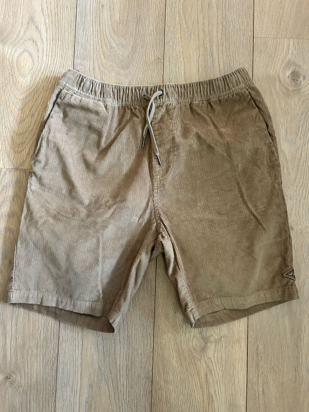 Billabong Pantaloni: Billabong Cord Short M – Usato da Domat/Ems venduto da Sanpan