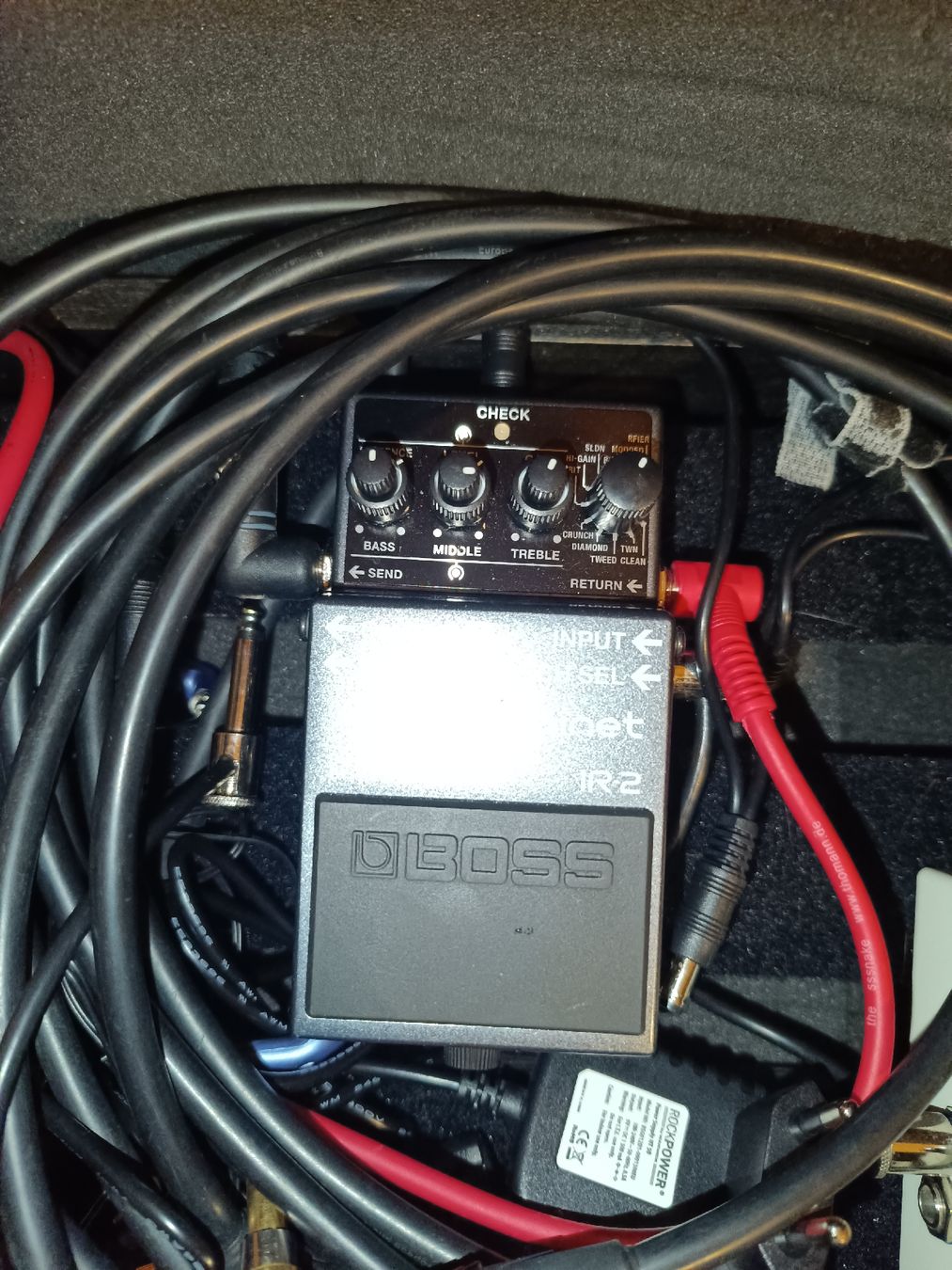 Boss Amplificatori: Amp & Cabinet IR-2 von Boss – Nuovo (secondo la descrizione) da Biberist venduto da Belzebu 1