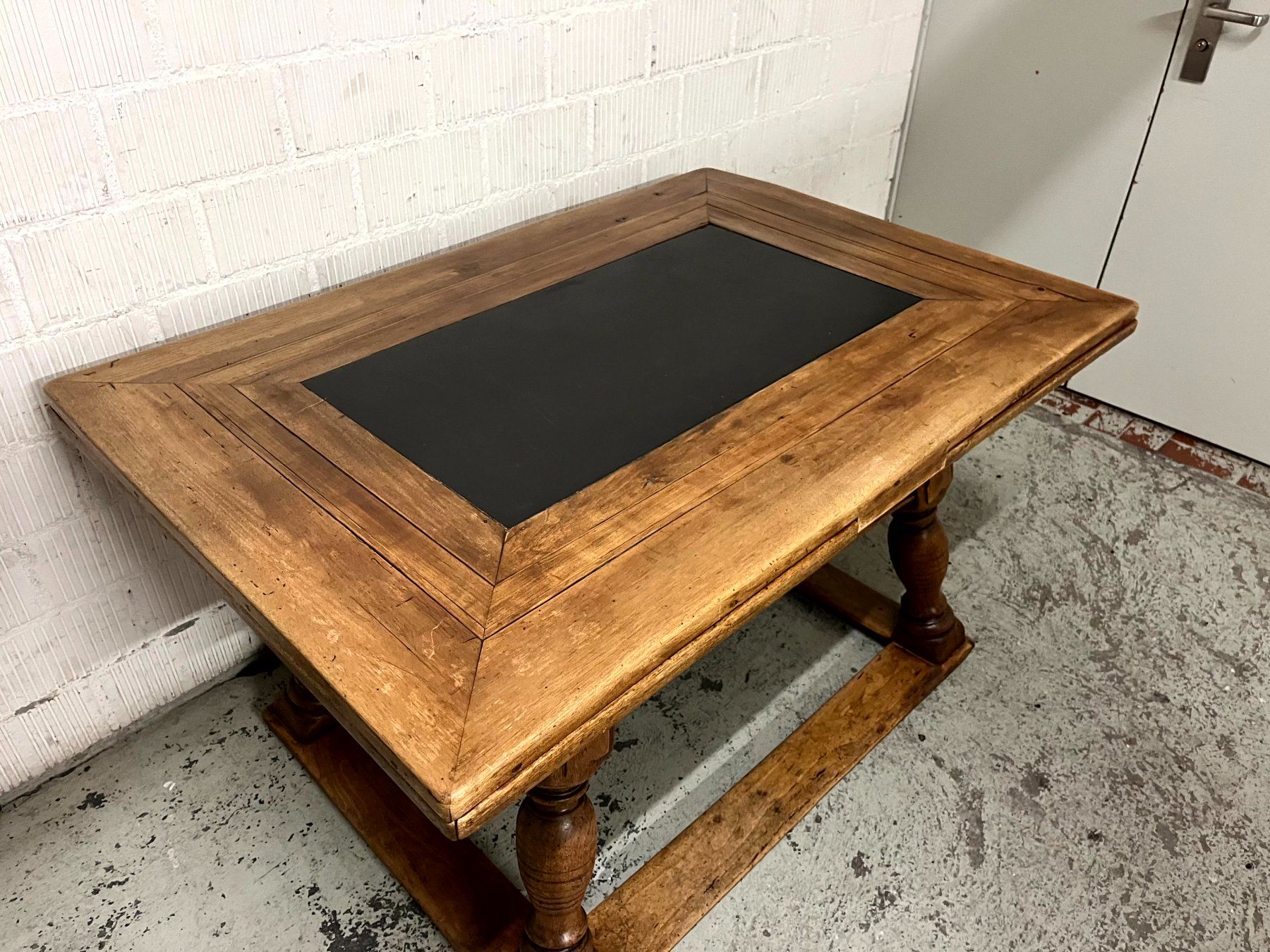 Tables: Walliser Chalet-Ausziehtisch mit Schieferplatte – D'occasion à Seftigen par tom713