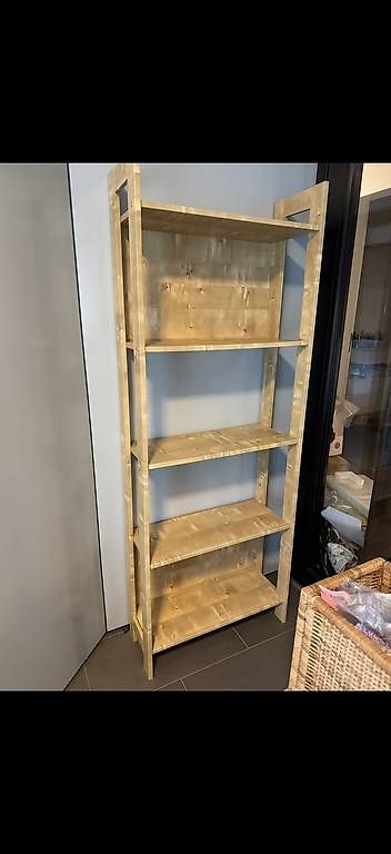 Scaffali: Holz Regal  – Usato da Luzern venduto da VStore