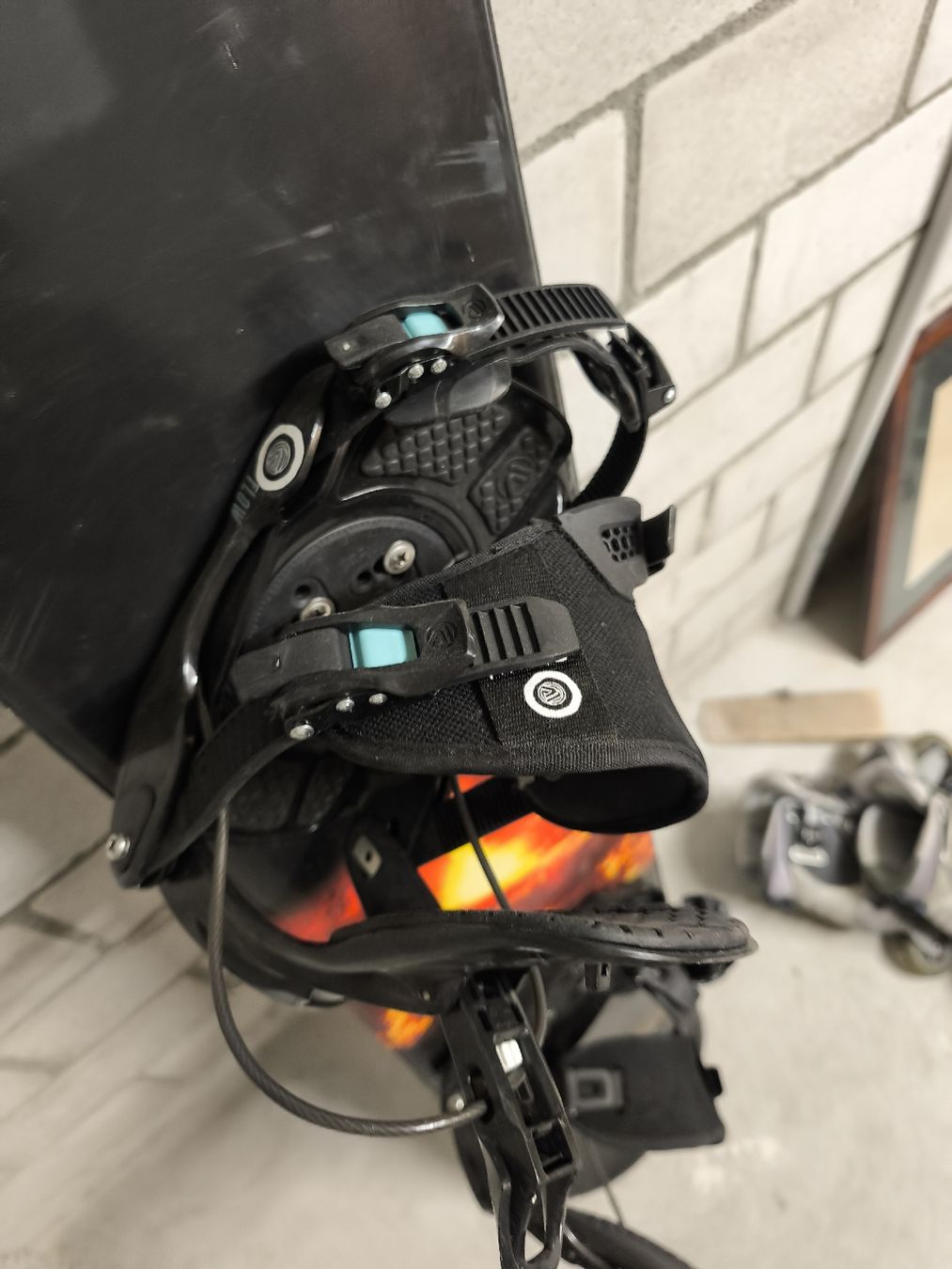 Board: Völkl Snowboard mit Flow Bindung schwarz gebraucht – Usato da Kloten venduto da nic_9l2c 3