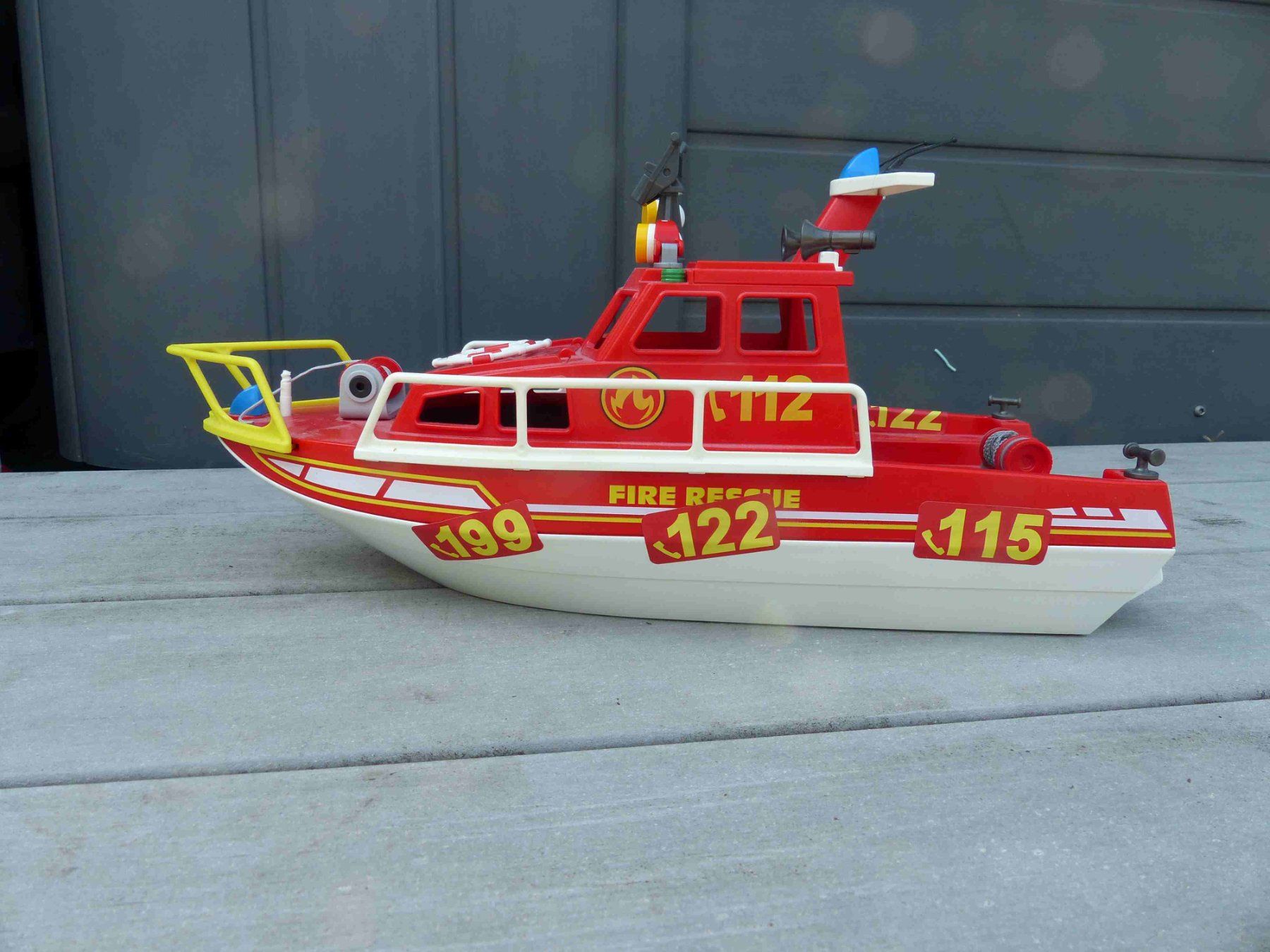 Playmobil Giocattoli: Feuerwehrboot Playmobil – Usato da Jona venduto da Cinnestig