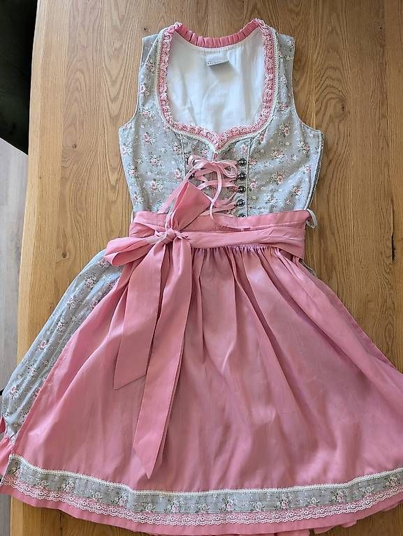Kleider: Dirndl Damen – Gebraucht aus Zürich von daj_w7nd