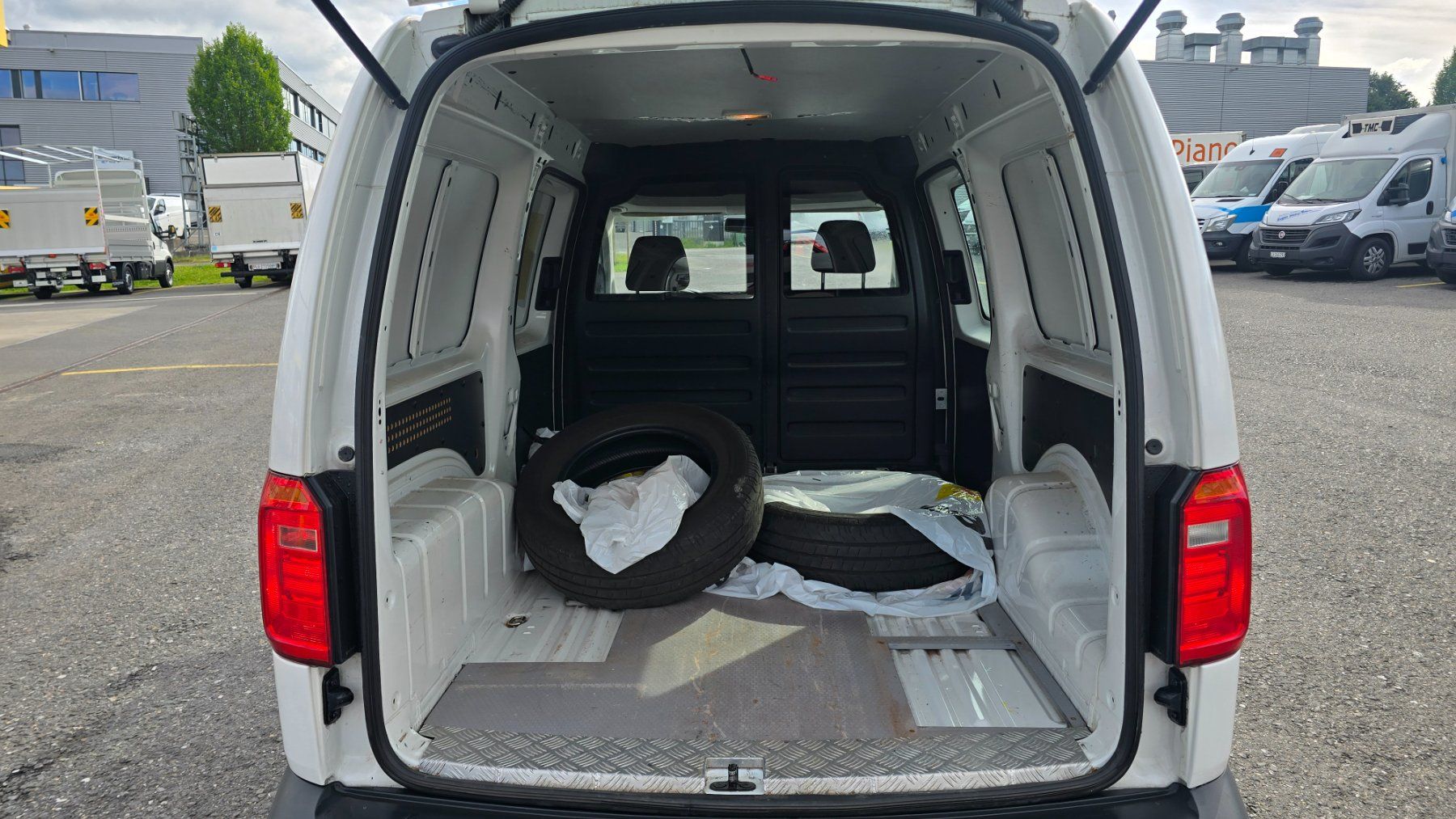 VW Veicoli commerciali: VW Caddy 2.0 TDI Maxi – Usato da Emmenbrücke venduto da meu_2j8p 5
