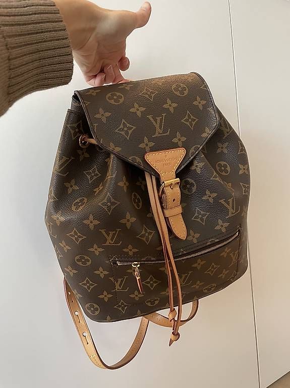 Louis Vuitton Zaini: LOUIS VUITTON Monogram Montsouris MM NM Backpack – Usato da Ennetbürgen venduto da Jvek 1