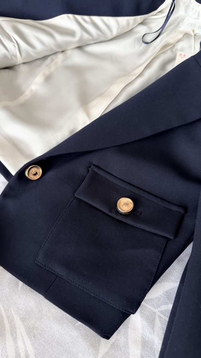 Zara Giacche: Zara Cropped Blazer with Padded Shoulders XS – Nuovo e nell'imballaggio originale da Wallisellen venduto da kar_gv8n 2