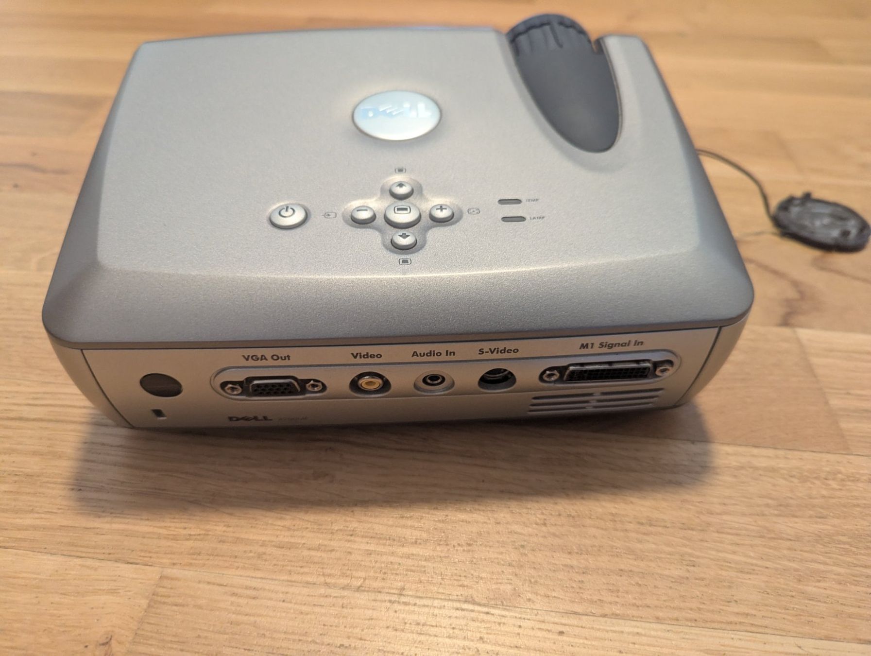 Dell Proiettori: DELL 3200MP Portable Projector - Full Set + HDMI Adapter - R – Usato da Lausanne venduto da ale_6nnz 2