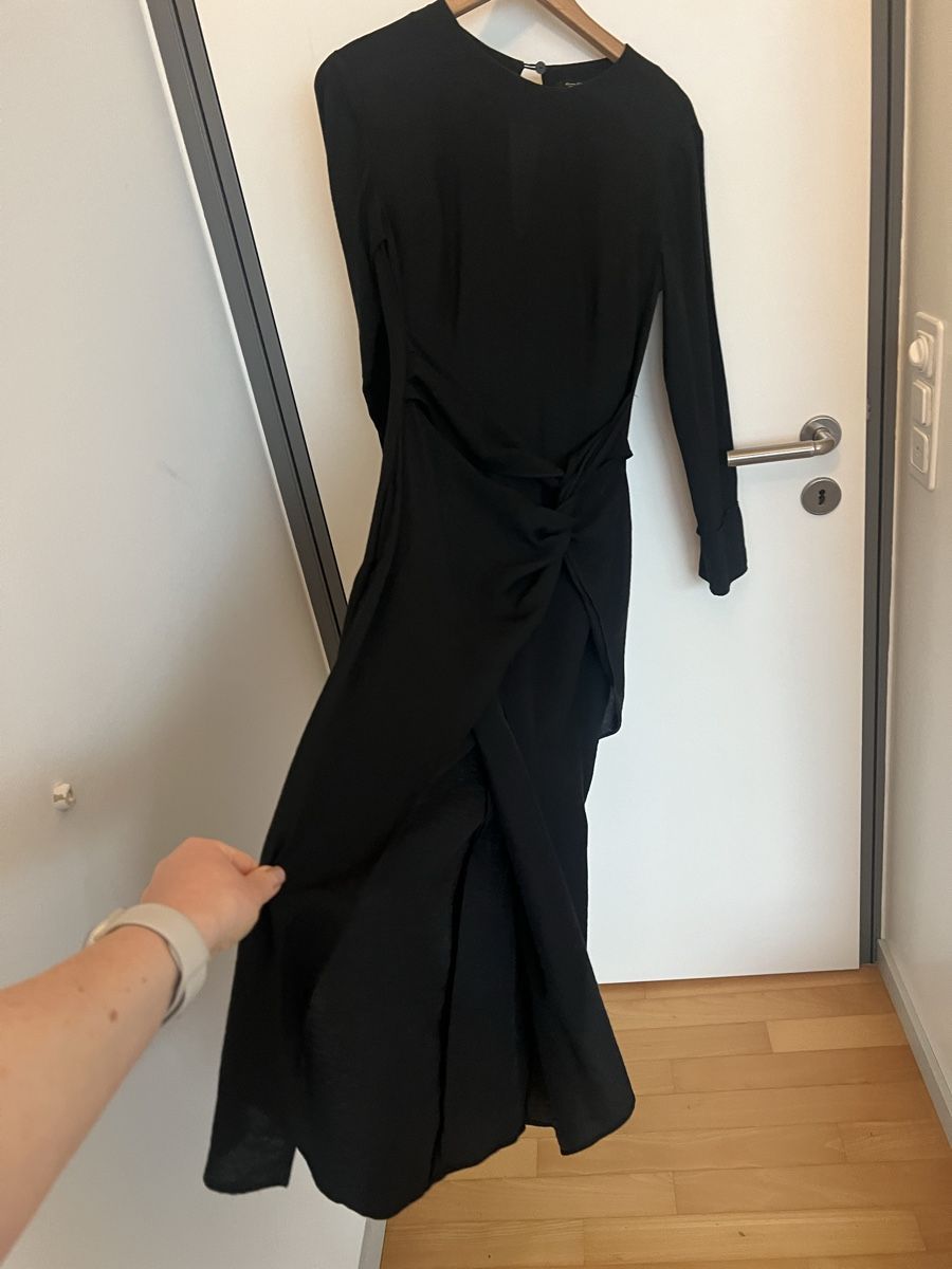 Massimo Dutti Kleider: Schwarzes Maxikleid Massimo Dutti Gr. XS – Neu (gemäss Beschreibung) aus Biel/Bienne von RO19 3