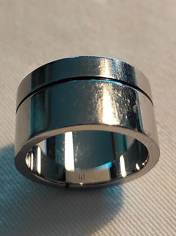 Anelli: Silbener Ring mit schwarzem Streifen Herren – Usato da Ostermundigen venduto da verkauefer 1