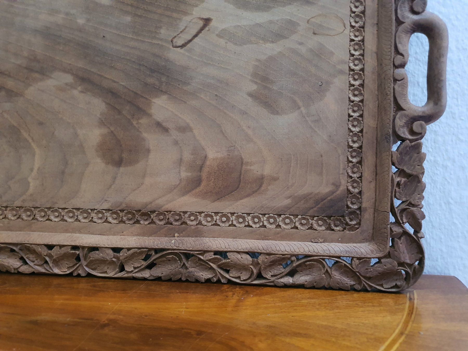 Piatti di portata: Altes Vintage Holz Serviertablett Tablett geschnitzt – Usato da Schaffhausen venduto da pfanis09 3