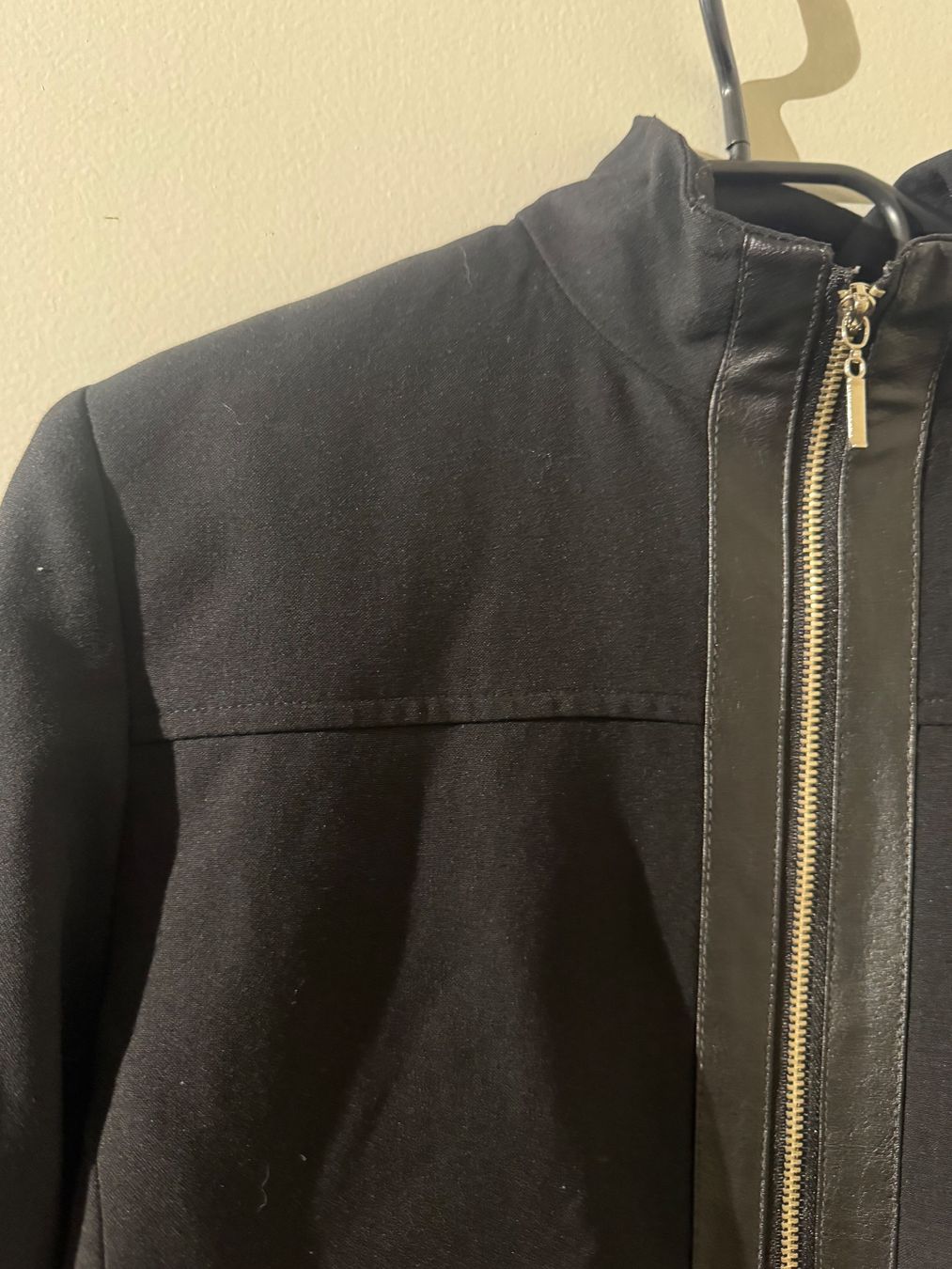 Giacche: Schwarzer Blazer mit Lederdetails, Grösse S / M – Usato da Künten venduto da bel_6wn2 5