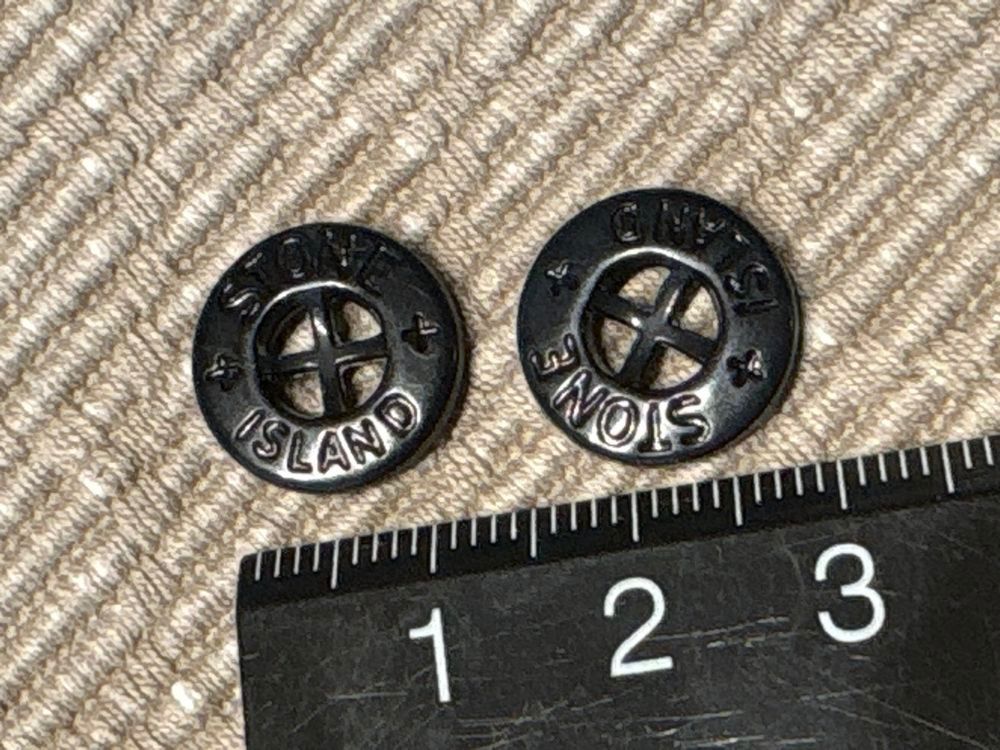 Boutons: 2 Stone Island Knöpfe – D'occasion à Rümlang par resale35