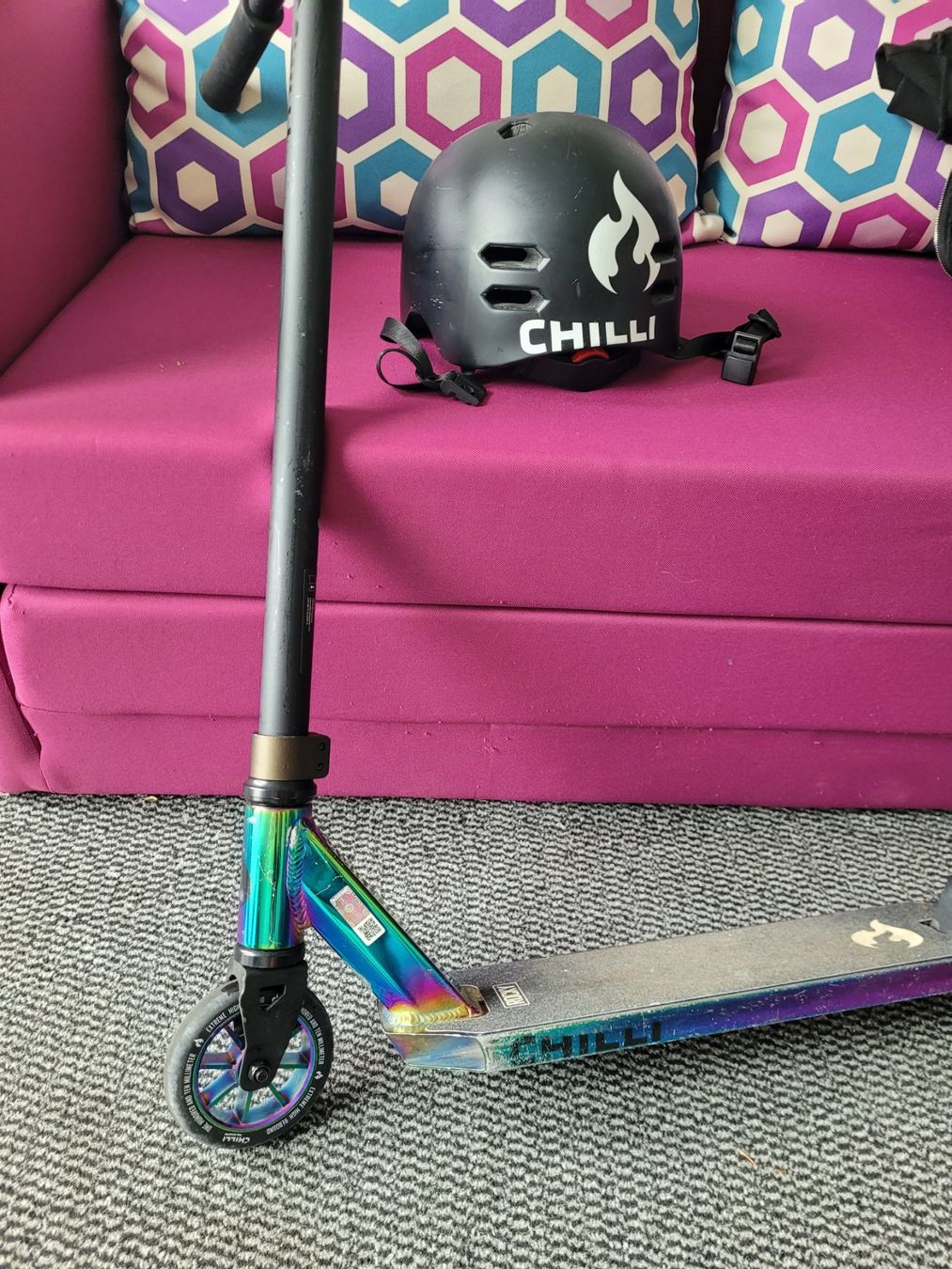 Scooter: Chilli Pro Rocky Neo Chrome mit Helm gr. L – Usato da Wilen b. Wollerau venduto da Flitzi