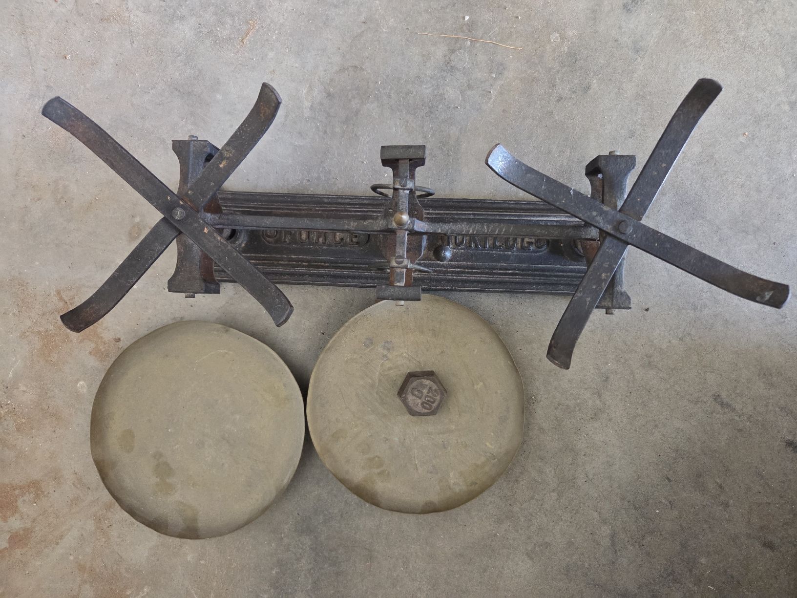 Bilance e pesi: Ancienne balance Roberval – Usato da Payerne venduto da Kyoko75 6