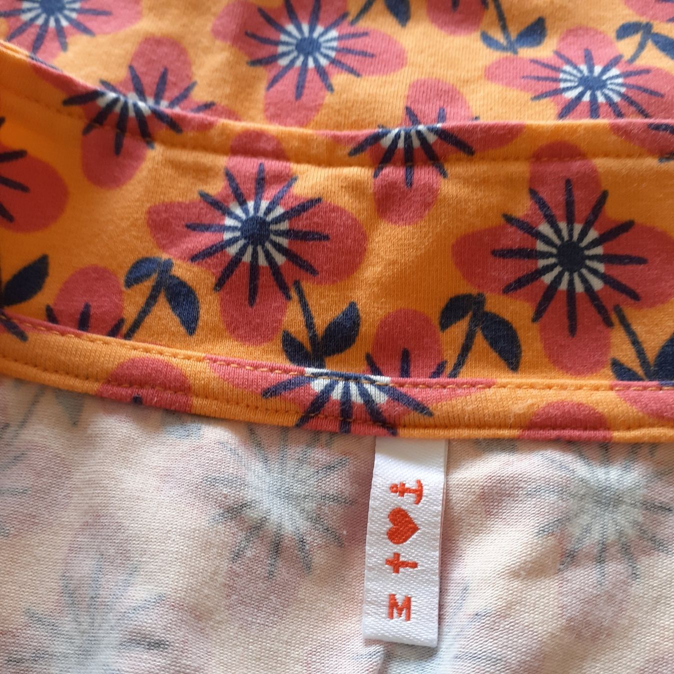 Blutsgeschwister Top: Blutsgeschwitsrer Top, M – Usato da Bern venduto da Solarsystem 1