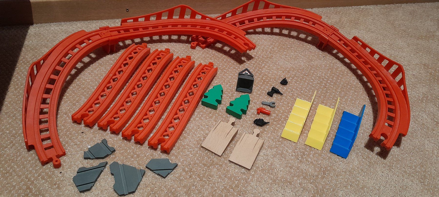 Hape Spielzeuge: Hape Mega City Eisenbahn Set! – Gebraucht aus Zürich von cole15 5