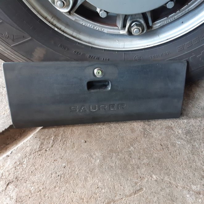 Saurer Alle Ersatzteile: Saurer 83, Handschuhfachdeckel – Gebraucht aus mollis von mansurf33 2
