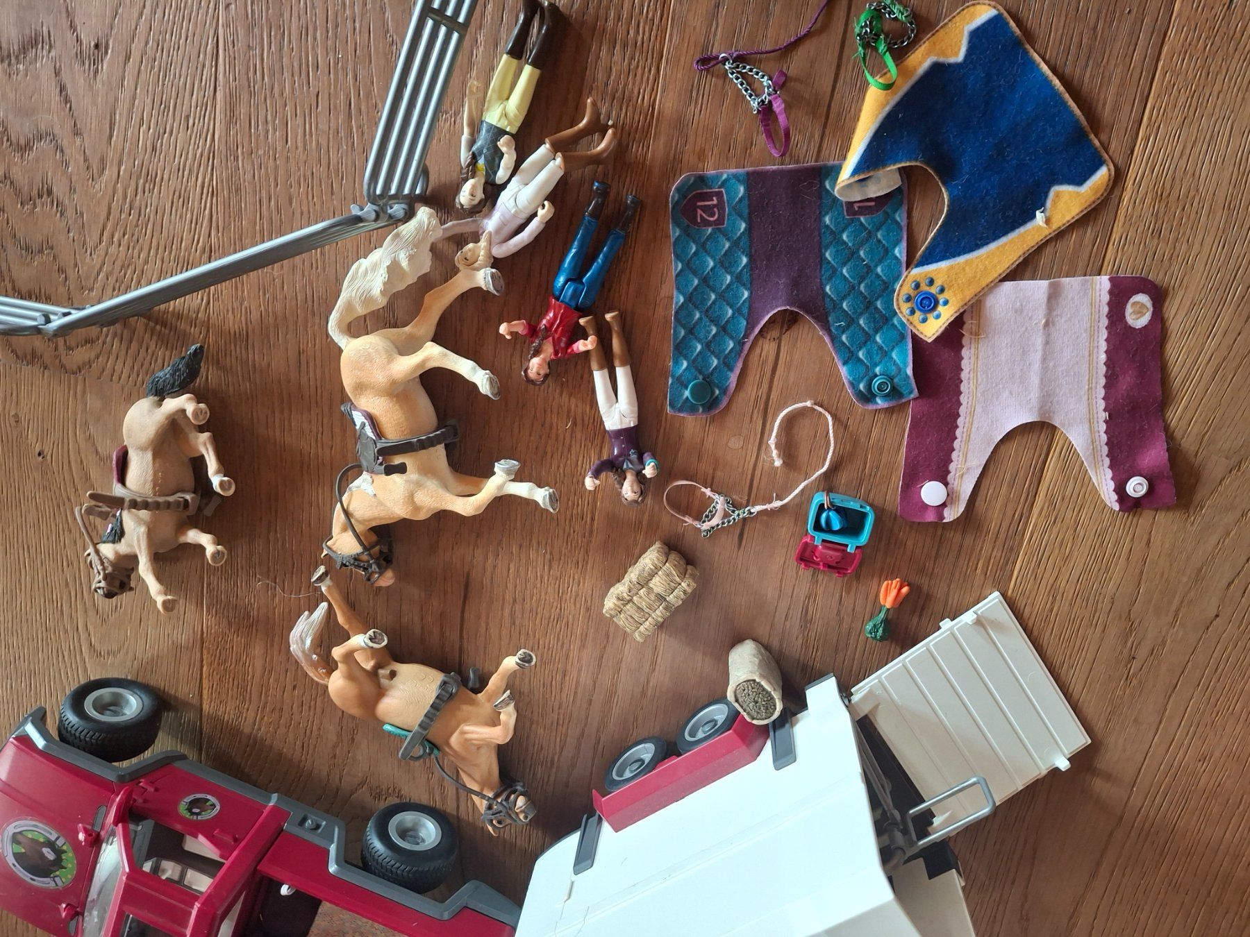 Schleich Spielzeuge: Schleich camping Ausflug . – Gebraucht aus Oberburg von Yaelita