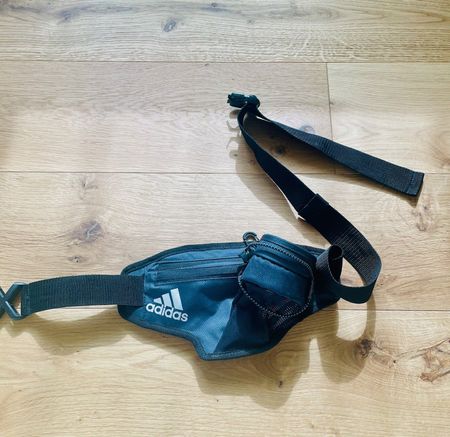 Adidas Trink Gürteltasche, - neuwertig nie gebraucht