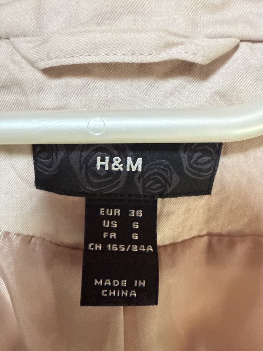 H&M Giacche: H&M Damen Blazer, Grösse 34/36, beige-hellrosa – Usato da Bonaduz venduto da Ppippi 2