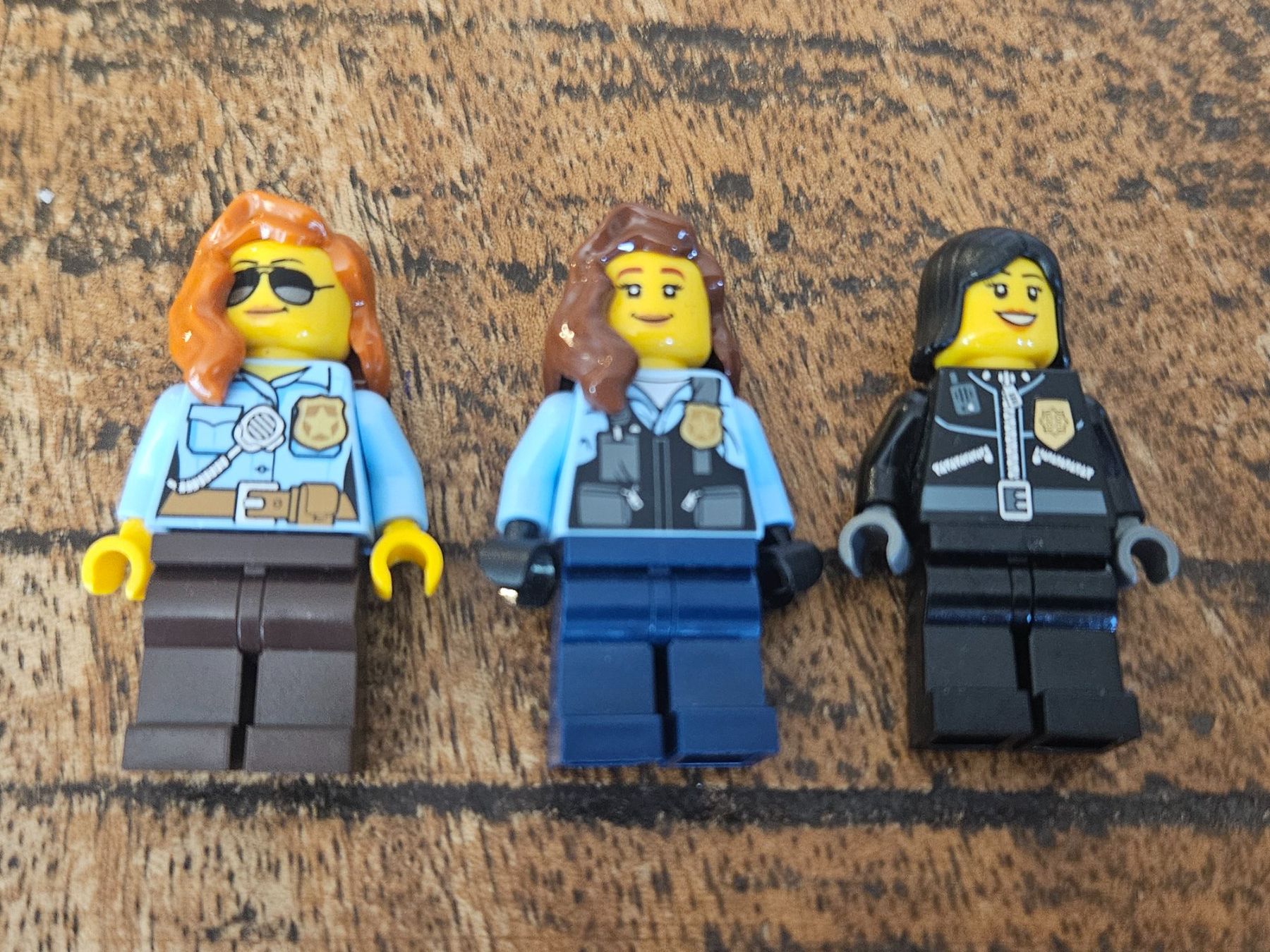 Lego Kit di costruzioni: lego lot de 3 figurines – Usato da Confignon venduto da Ecrofigs