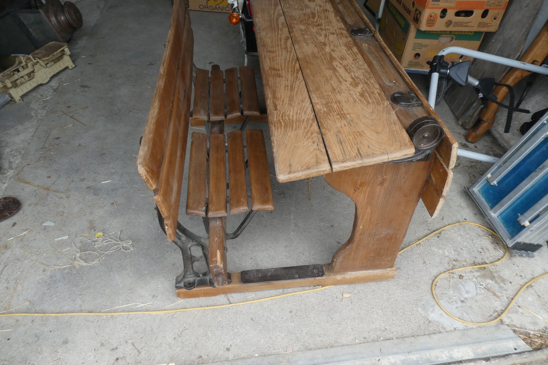 Schreibtische: Bureau d'écolier ancien – Gebraucht aus Fontaines NE von monloisir