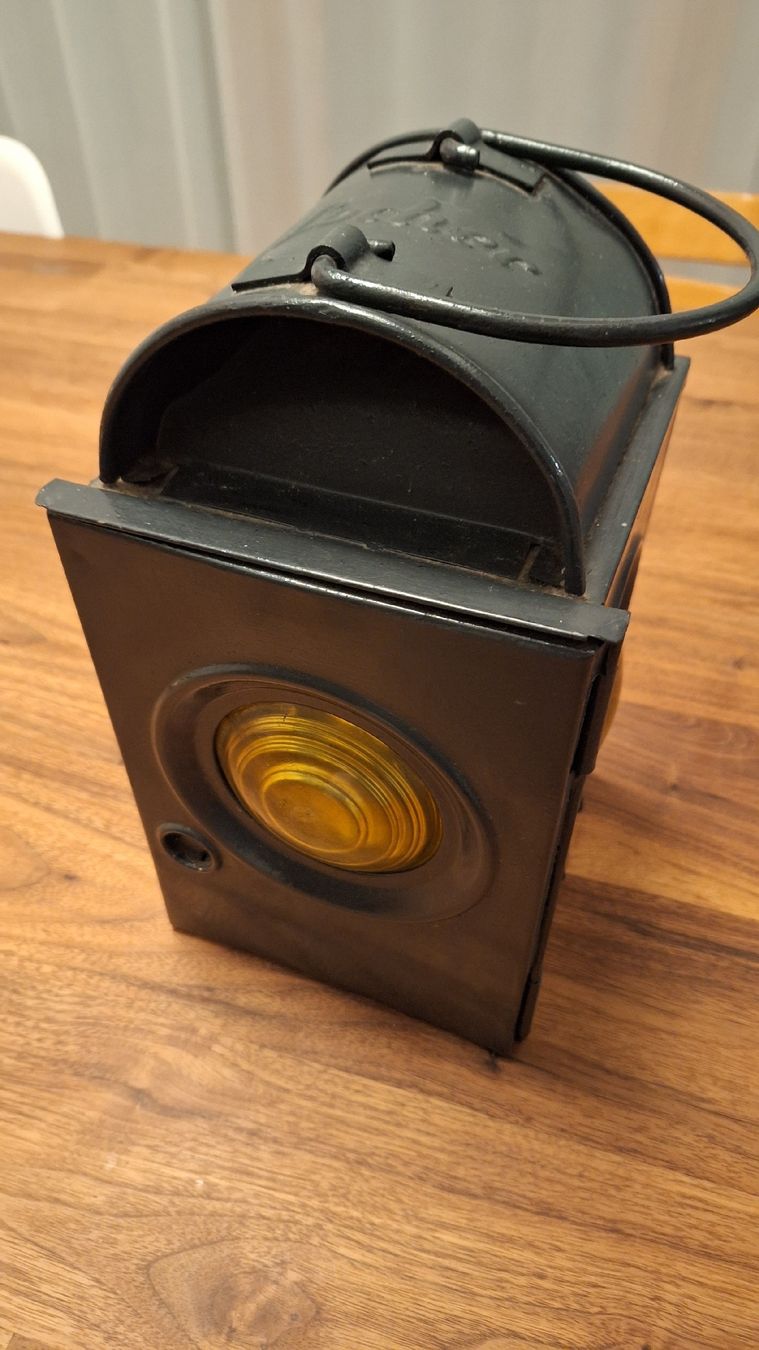 SBB/CFF/FFS Lampade: Antike Bahnlampe Locher – Usato da Dornach venduto da bals28 1