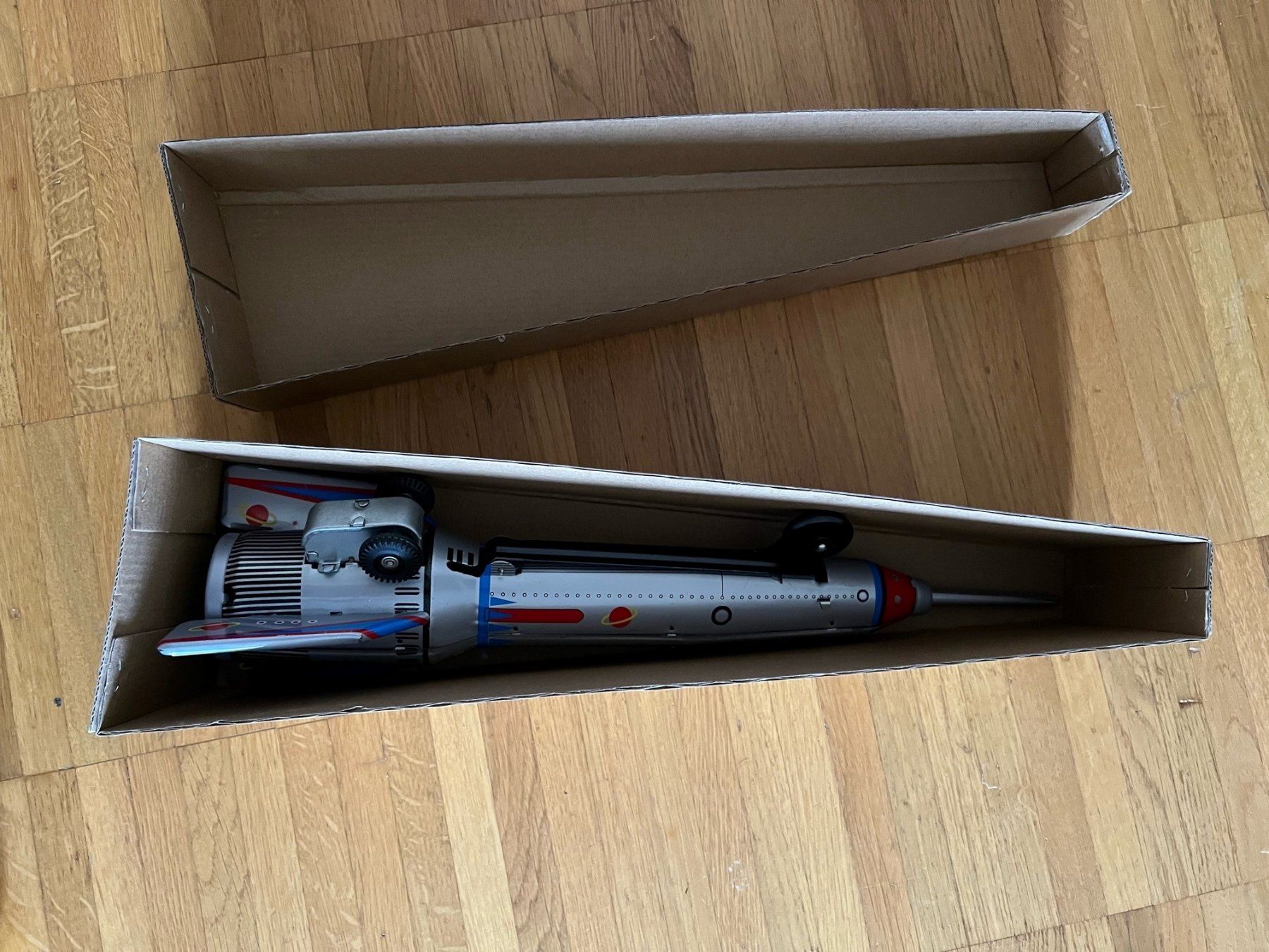 Modellbausätze & Standmodelle: NEU - Skyexpress - Bleckrakete mit Funktion – Neu und originalverpackt aus Zufikon von h_s_8xnb 4