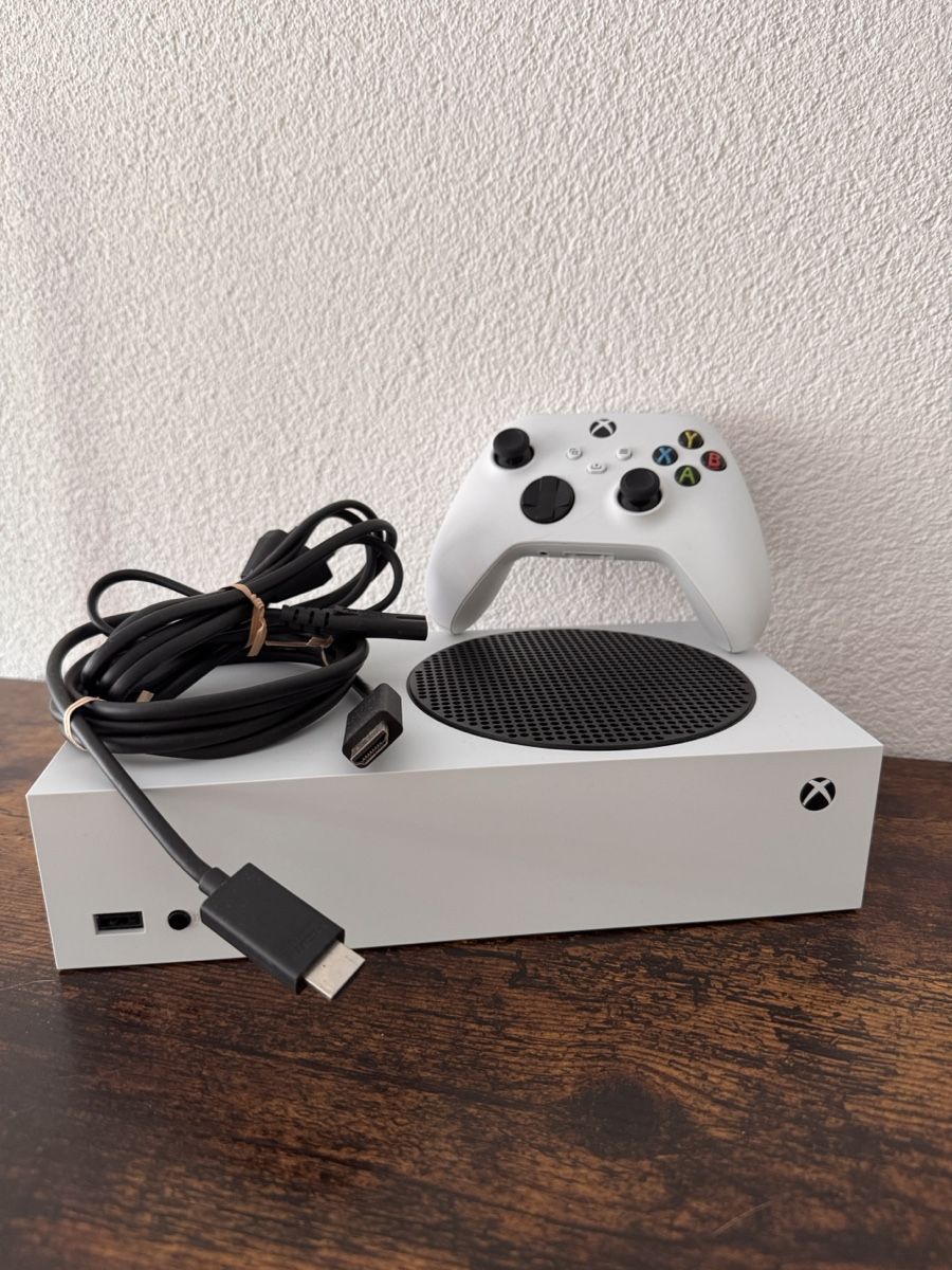 Microsoft Console: Xbox Series S Konsole mit Controller und Kabeln – Nuovo (secondo la descrizione) da Teufen AR venduto da jam_2vrw
