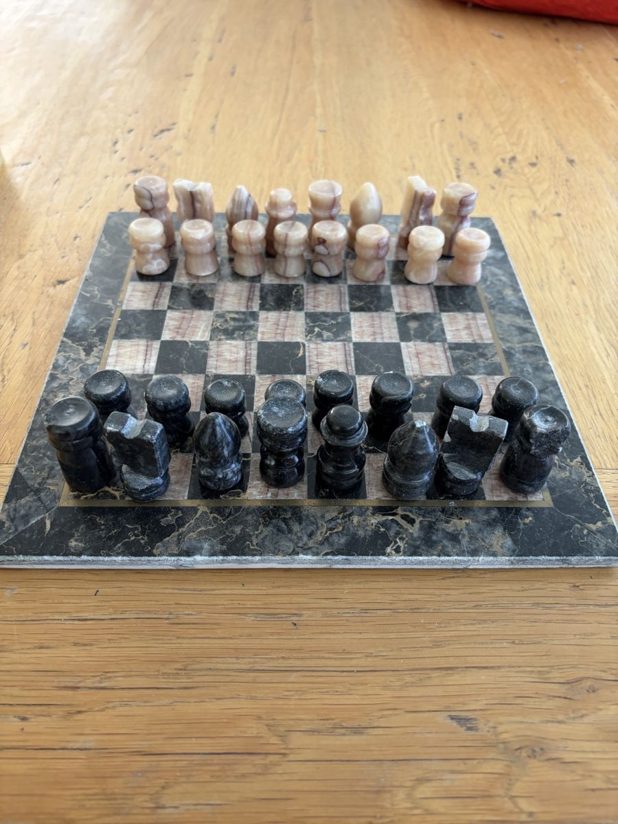 Giochi: Jeu d’échecs en marbre ou onyx – Usato da Echallens venduto da JAR69 2