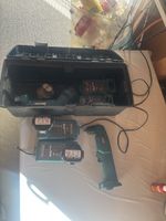 Makita Werkzeugset mit Akkus und Ladegerät
