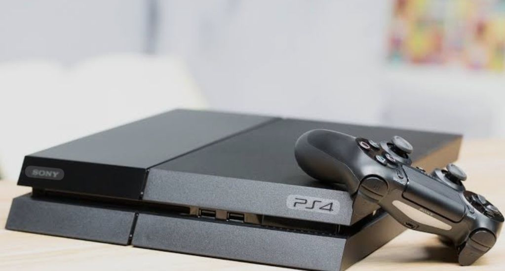 Sony Console: Original Sony Playstation 4, inkl.Kamera und 2 Controller.! – Usato da Muri AG venduto da Slivers