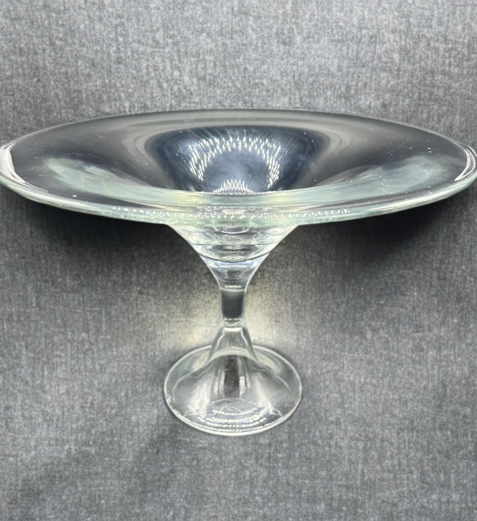 Ciotole: Elegant Large Glass Bowl Stand – Usato da Villmergen venduto da JacRon