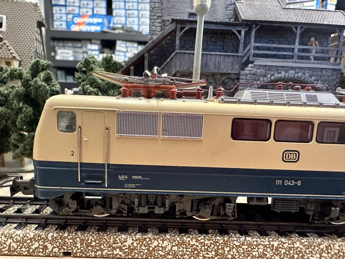 Märklin Modelleisenbahnen: Märklin 3042 DB BR 111 – Gebraucht aus Lupsingen von New-Haven 1
