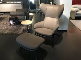 CASSINA SESSEL MIT HOCKER MODELL P22