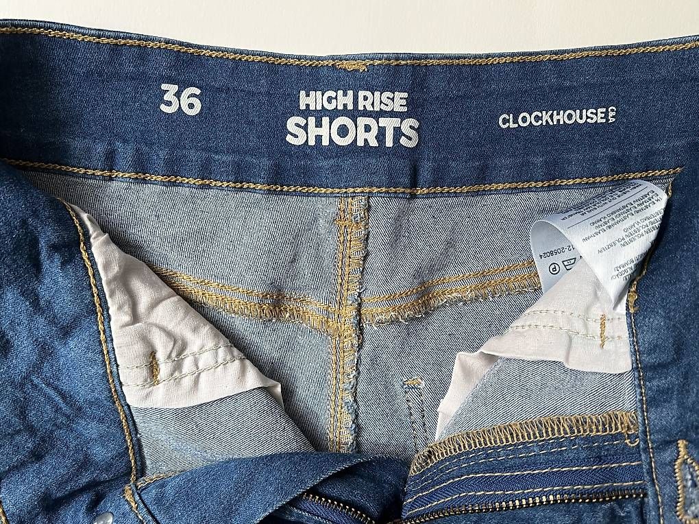 Jeans: High Waist Denim Shorts – Usato da Wädenswil venduto da esp_z8tb 1