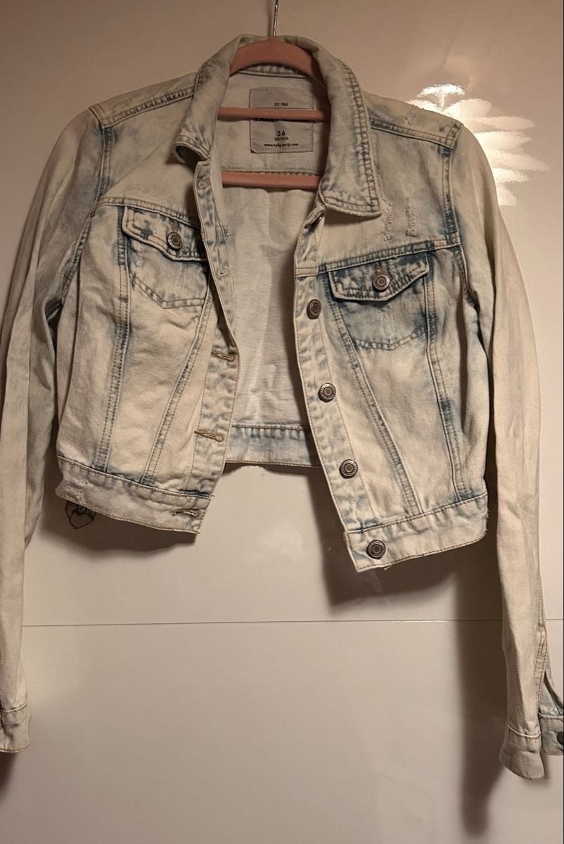 Tally Weijl Jacken: Denim Jacket acid wash size 36 good condition – Gebraucht aus Glattbrugg von Lara_G06
