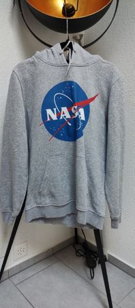 Grauer NASA Hoodie, Grösse M, Top Zustand für den Winter!
