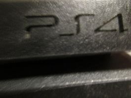 56% off – Playstation/PS 4 mit 2 Kontroller und 5 PS4-Spiele