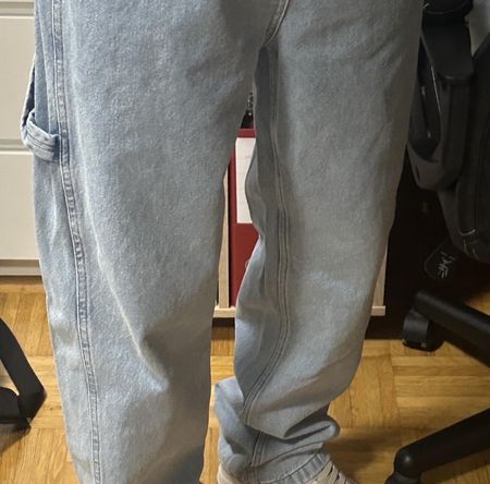 Stylische Carhartt WIP Jeans, hellblau, Grösse 34/32 Top!