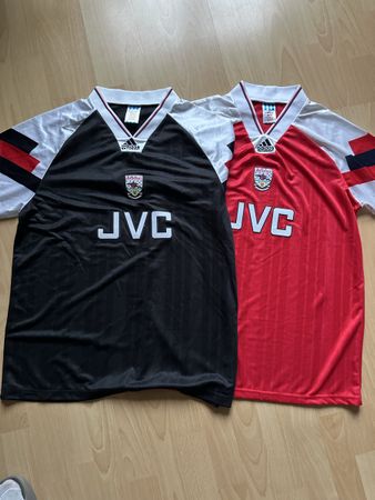 Arsenal Adidas original JVC Retro Trikots – Rot & Schwarz