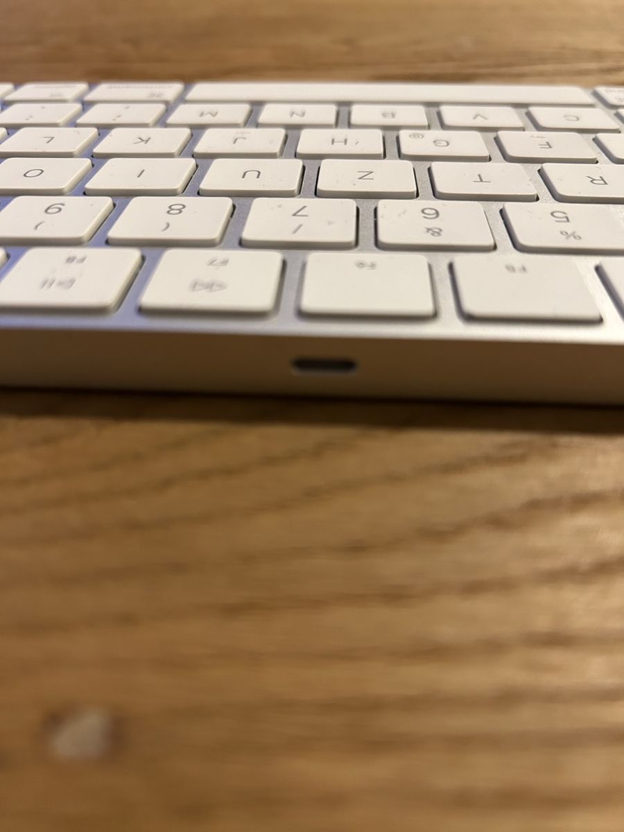 Apple Tastaturen: APPLE MAGIC KEYBOARD - SCHWEIZ – Neu (gemäss Beschreibung) aus St. Gallen von Falcone 2