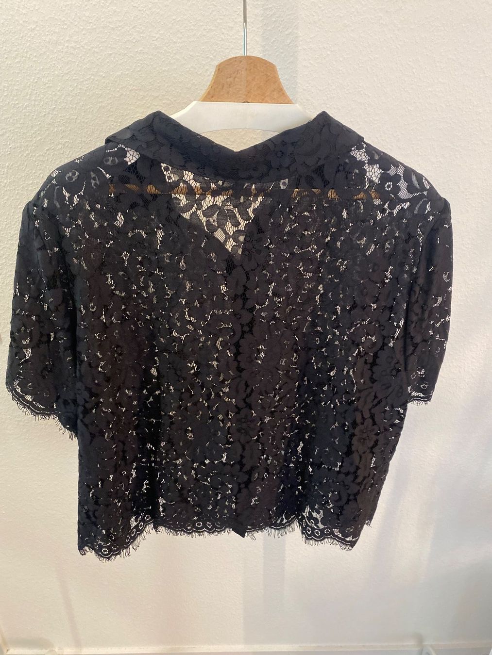 Blusen: Torrid Spitzen-Bluse cropped schwarz Gr. 50 – Gebraucht aus Pratteln von a23_j2gs 1