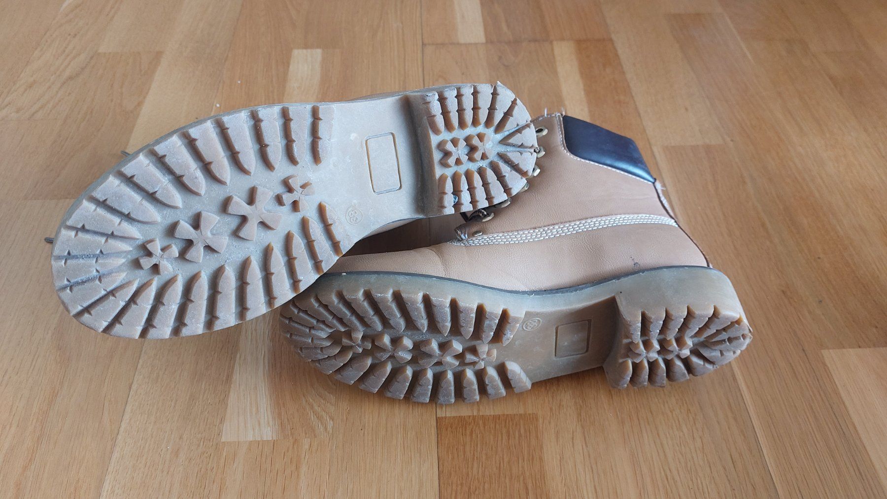 Scarpe da uomo: Coole Worker Boots/Schnürstiefelette, beige, Gr. 38 – Usato da Chur venduto da rushboard 2
