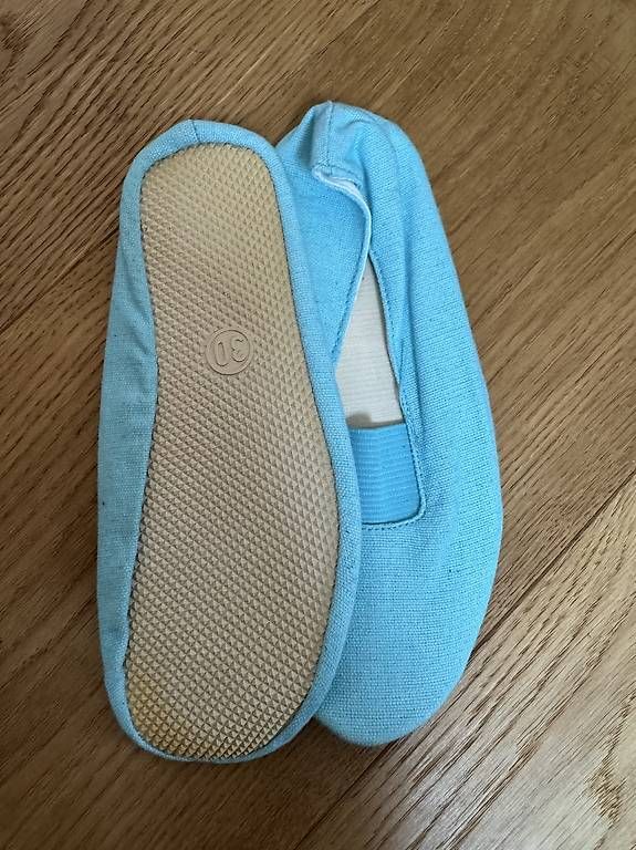 Scarpe per ragazzi: Gymnastikschuhe Gr.30 – Usato da Worb venduto da janelle03 1